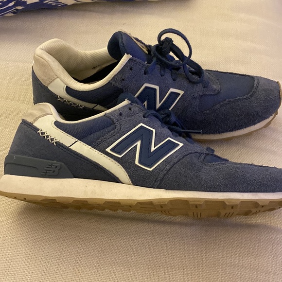 Womens Size 9 New Balance 969 - Picture 1 of 3